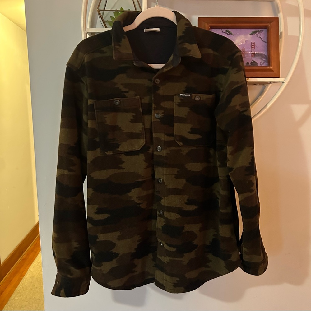 Columbia Men’s Medium M Cypress Camo Fleece Button Up Down Collared Shirt - Picture 1 of 4